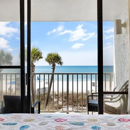 Edgewater Windward 104 - 1 Bedroom Beachfront Sleeps 4